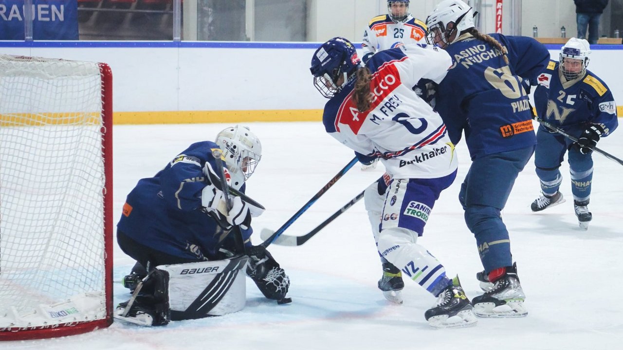 Frauen spielen auswärts in Neuenburg